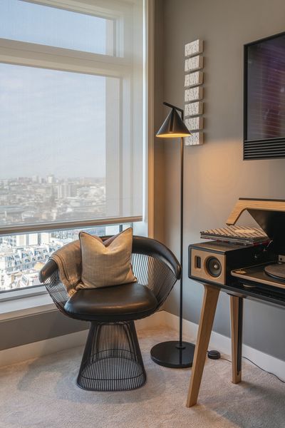 Sistemas de enrollables, SG 4960, Multiscreen 1-10%, Centre Point, London, United Kingdom