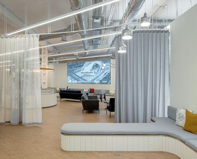 Sistemas de rieles, SG 6970, Colorama 2, Mediabrands Headquarters, Madrid, Spain