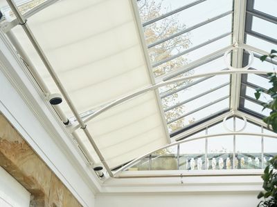 Sistemas Skylight, SG 8600, Versascreen 1-10%, The Camellia House, Wentworth, South Yorkshire, United Kingdom