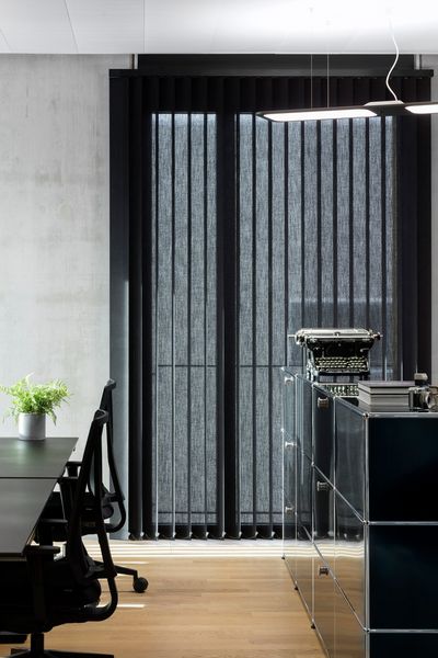 Sistemas de bandas verticales, SG 2960, Colorama 2, Office, Bern, Switzerland