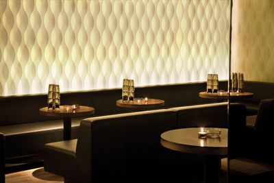 Sistemas de bandas verticales, SG 2810, Multi Visio, Room shot "Amber Club", Zurich, Switzerland, Vertical Waves