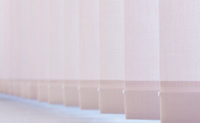 Sistemas de bandas verticales, SG 2910, Multi Visio, Gerrards Cross, London, United Kingdom