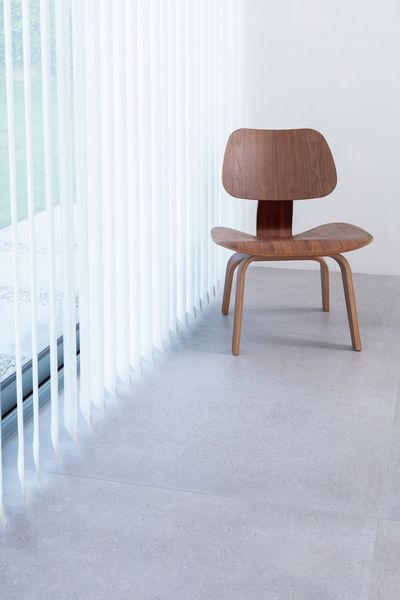 Sistemas de bandas verticales, SG 2910, Palisade Revive, Gerrards Cross, London, United Kingdom