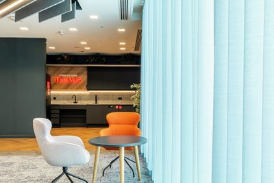 Sistemas de rieles, SG 5600, Colorama 1, Virgin Money, Glasgow, Scotland, United Kingdom